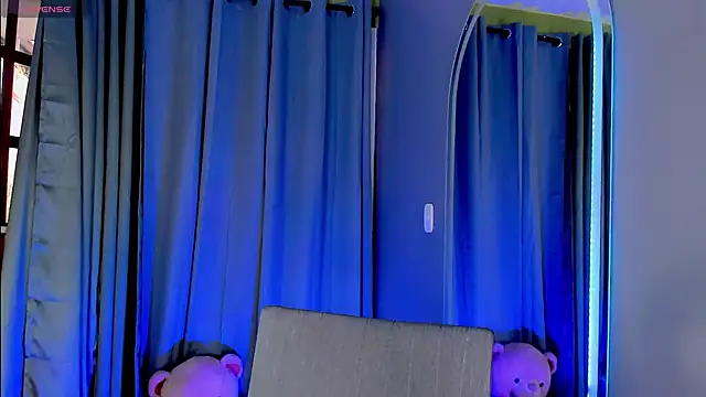 Snapshot of gatitavenecis chatting on 01.25.25 gatitavenecis online show from 01.25.25