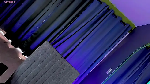 Snapshot of gatitavenecis chatting on 02.04.25 gatitavenecis online show from 02.04.25