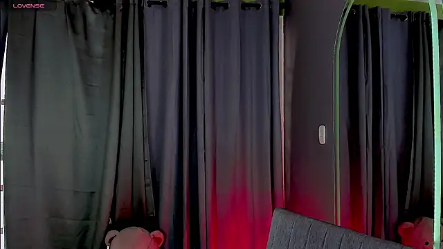 Snapshot of gatitavenecis chatting on 02.07.25 gatitavenecis online show from 02.07.25