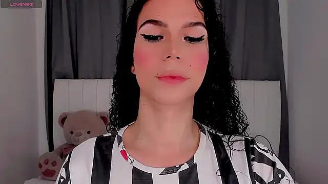 Snapshot of gatitavenecis chatting on 09.20.25 gatitavenecis online show from 09.20.25