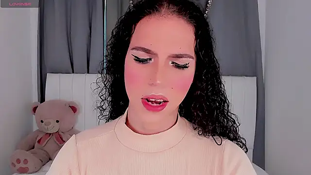 Snapshot of gatitavenecis chatting on 09.25.25 gatitavenecis online show from 09.25.25