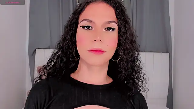 Snapshot of gatitavenecis chatting on 10.07.25 gatitavenecis online show from 10.07.25