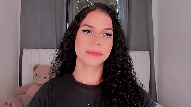 Snapshot of gatitavenecis chatting on 10.27.25 gatitavenecis online show from 10.27.25