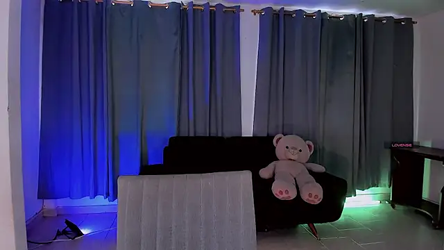 Snapshot of gatitavenecis chatting on 04.22.26 gatitavenecis online show from 04.22.26