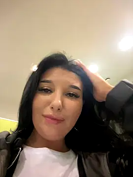 Snapshot of Tisha_Busty chatting on 10.25.25 Tisha Busty online show from 10.25.25