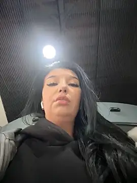 Snapshot of Tisha_Busty chatting on 11.17.25 Tisha Busty online show from 11.17.25