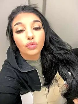 Snapshot of Tisha_Busty chatting on 01.06.26 Tisha Busty online show from 01.06.26