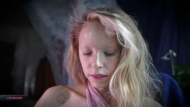  Phantom thread  online show from 10.27.25