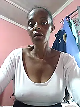 Snapshot of sweets_80 chatting on 02.26.25 sweets 80 online show from 02.26.25