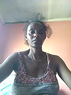 Snapshot of sweets_80 chatting on 03.05.25 sweets 80 online show from 03.05.25