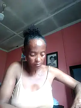 Snapshot of sweets_80 chatting on 03.12.25 sweets 80 online show from 03.12.25