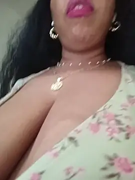 Snapshot of KittyKayla chatting on 05.19.26 KittyKayla online show from 05.19.26