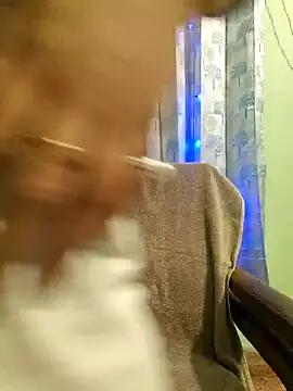 Snapshot of MIss-Naina chatting on 12.24.24 MIss-Naina online show from 12.24.24