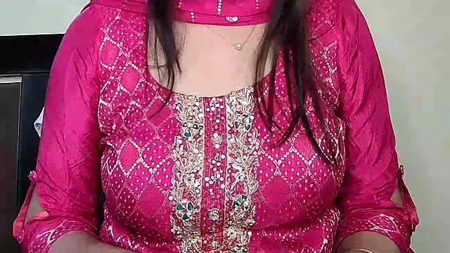 MIss-Naina online show from 11.28.25