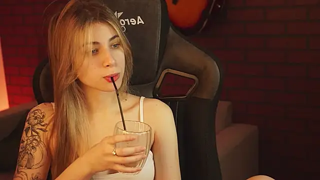 EllieCutes online show from 01.14.25