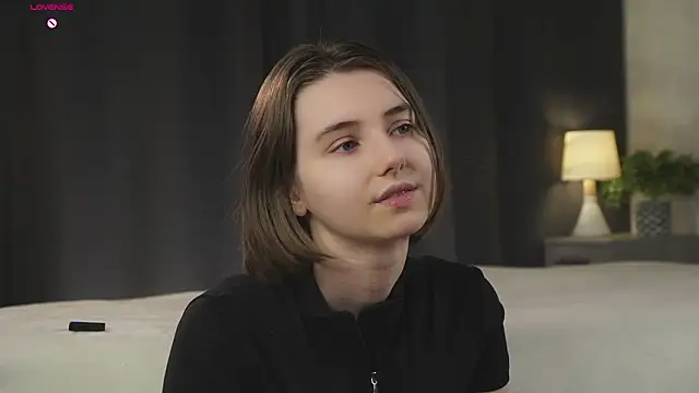 Snapshot of MeghanElson chatting on 02.17.26 MeghanElson online show from 02.17.26