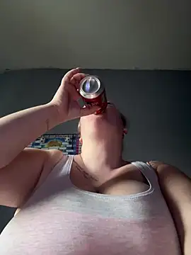 Snapshot of busty-bella1 chatting on 07.05.26 busty-bella1 online show from 07.05.26