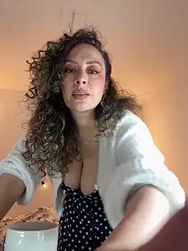 Snapshot of Elizabeth_Dupont chatting on 10.14.25 Elizabeth Dupont online show from 10.14.25