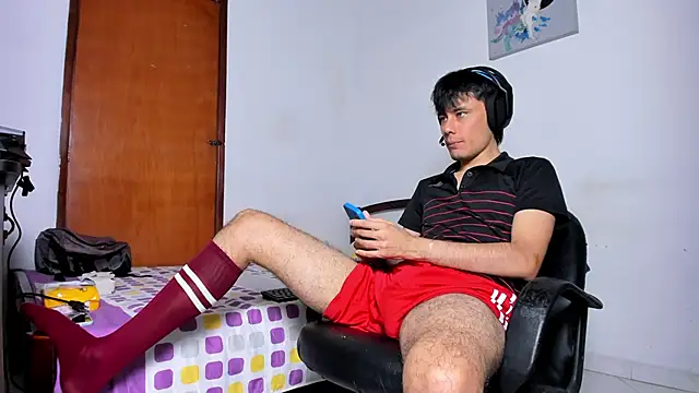 Huge latin cock online show from 01.27.25