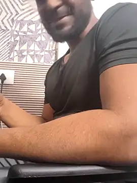 Snapshot of Ricky-fitness chatting on 02.05.26 Ricky-fitness online show from 02.05.26