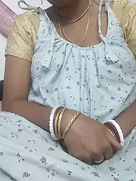 Snapshot of miss-Riy chatting on 12.21.25 miss-Riy online show from 12.21.25