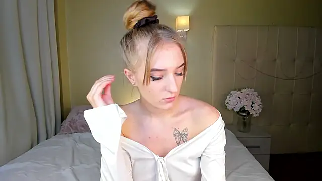 Snapshot of Stacy_River chatting on 02.22.25 Stacy River online show from 02.22.25