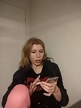 EvaRush online show from 12.17.25