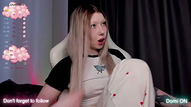 Snapshot of takeyourmolly chatting on 03.13.26 takeyourmolly online show from 03.13.26