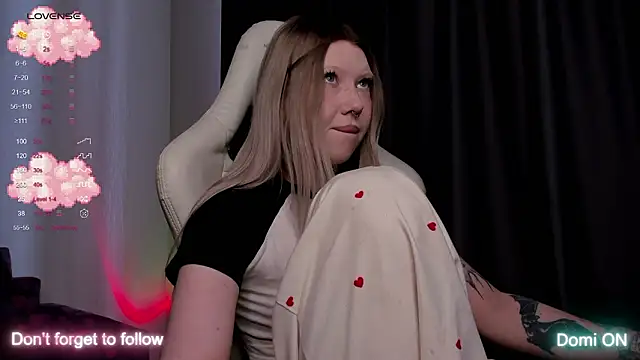 Snapshot of takeyourmolly chatting on 03.14.26 takeyourmolly online show from 03.14.26