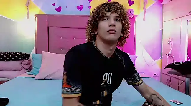 Snapshot of tylor_boy chatting on 03.23.25 tylor boy online show from 03.23.25