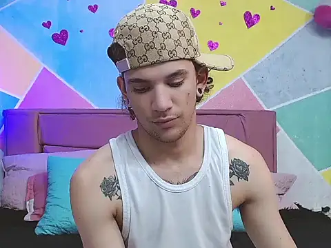 Snapshot of tylor_boy chatting on 09.20.25 tylor boy online show from 09.20.25