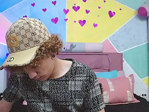 Snapshot of tylor_boy chatting on 09.23.25 tylor boy online show from 09.23.25