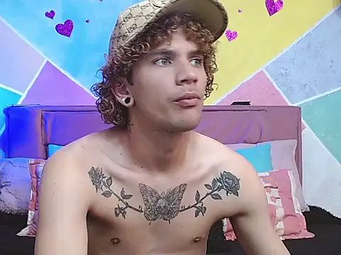 Snapshot of tylor_boy chatting on 10.06.25 tylor boy online show from 10.06.25