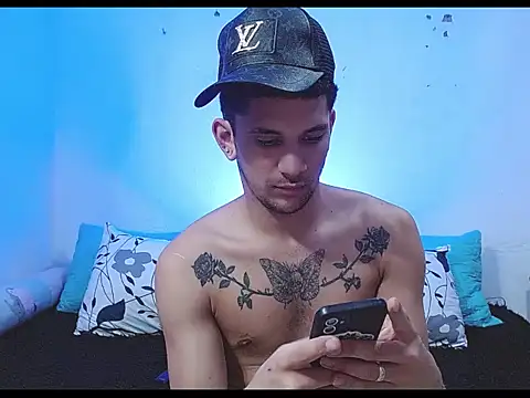 Snapshot of tylor_boy chatting on 04.17.26 tylor boy online show from 04.17.26