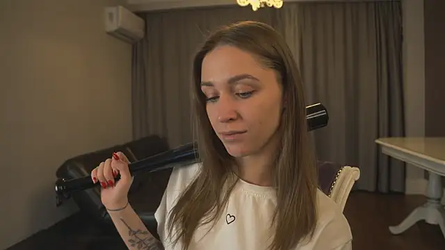 RennieLewis online show from 12.08.24