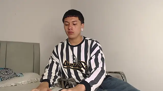 alex-lover online show from 02.04.26