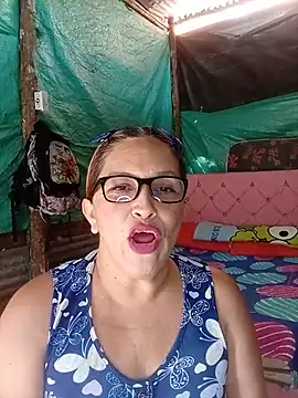 Snapshot of mom_son_dirty chatting on 07.22.26 mom son dirty online show from 07.22.26