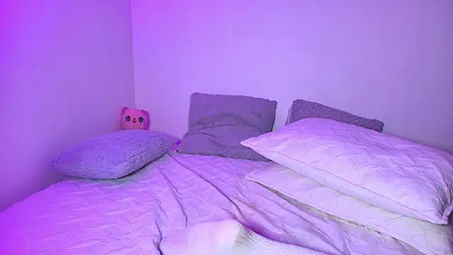 PollyGrey  online show from 12.22.25