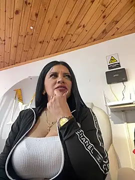 Milff parkerrr online show from 03.08.25