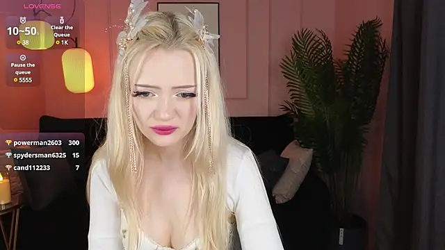 Snapshot of EmilyAir chatting on 12.25.24 EmilyAir online show from 12.25.24