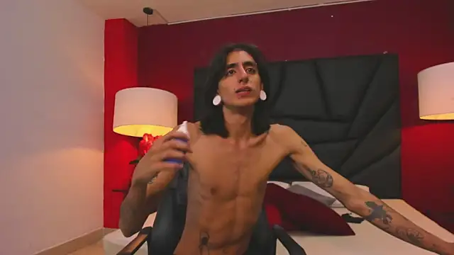 Snapshot of Matthew_Dixonn chatting on 12.12.24 Matthew Dixonn online show from 12.12.24