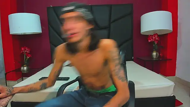 Snapshot of Matthew_Dixonn chatting on 01.04.25 Matthew Dixonn online show from 01.04.25