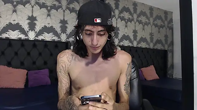 Snapshot of Matthew_Dixonn chatting on 01.16.25 Matthew Dixonn online show from 01.16.25