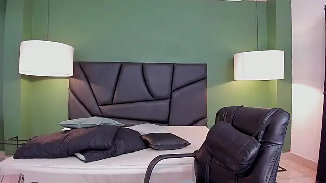 Snapshot of Matthew_Dixonn chatting on 01.17.25 Matthew Dixonn online show from 01.17.25