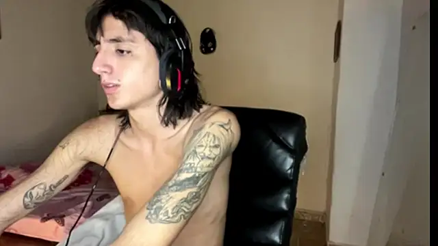 Snapshot of Matthew_Dixonn chatting on 02.06.25 Matthew Dixonn online show from 02.06.25