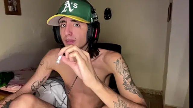 Snapshot of Matthew_Dixonn chatting on 02.06.25 Matthew Dixonn online show from 02.06.25