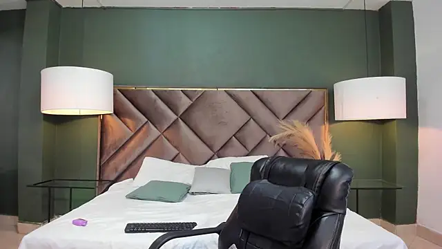 Snapshot of Matthew_Dixonn chatting on 02.07.25 Matthew Dixonn online show from 02.07.25