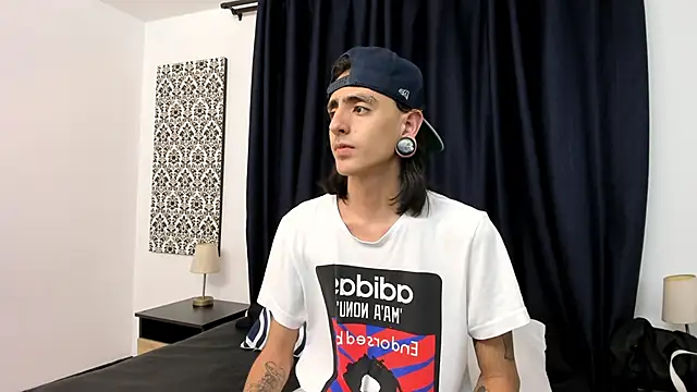 Snapshot of Matthew_Dixonn chatting on 03.03.25 Matthew Dixonn online show from 03.03.25