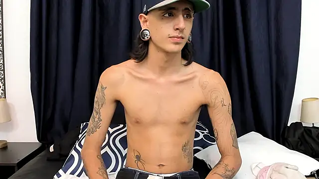 Snapshot of Matthew_Dixonn chatting on 03.03.25 Matthew Dixonn online show from 03.03.25