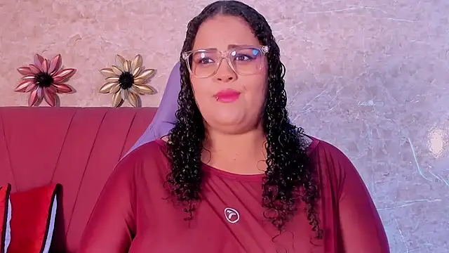 juli 2tyes online show from 11.12.25